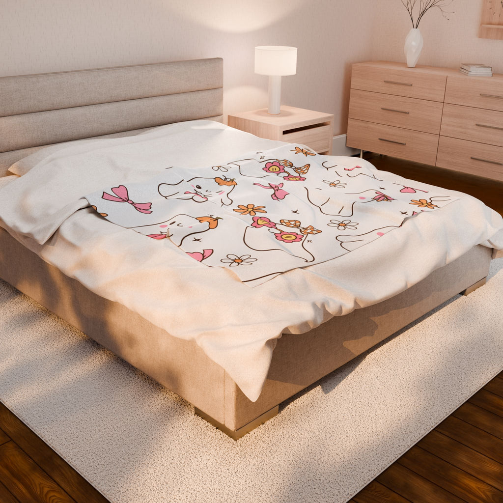 Cute Ghosts Velveteen Plush Blanket, Cozy Halloween Throw, Soft Blanket for Kids, Whimsical Gift, Seasonal Home Decor, Fun & Snuggly